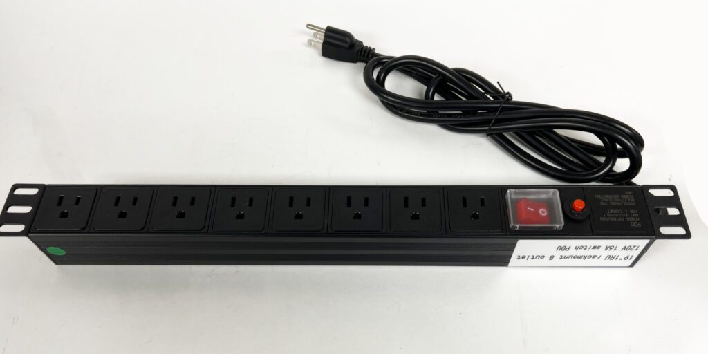 Rack Mountable Power Strip (PDU) 8 Outlets Star Case